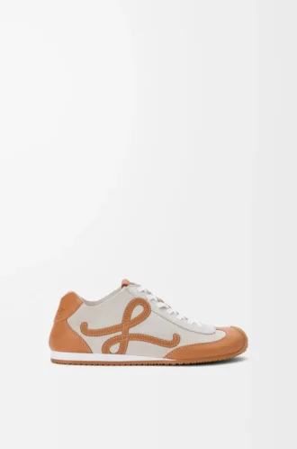 Ballet Runner 2.0 ungefüttert aus Hirschleder und pflanzlich gegerbtem Kalbsleder Soft White/Tan
