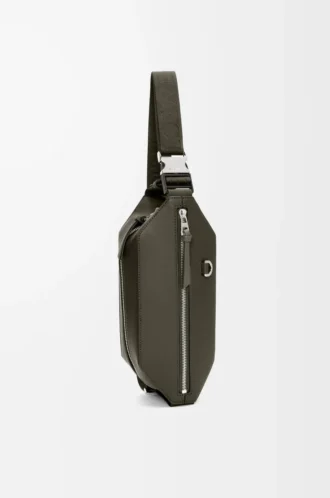 Convertible Sling aus klassischem Kalbsleder in Dunkelkhaki