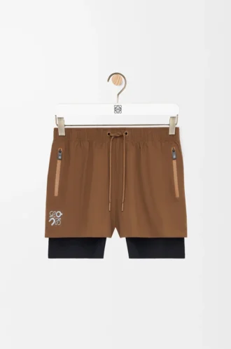 Funktionsshorts aus technischem Shell-Material in Toffee Funktionsshorts aus technischem Shell-Material in Toffee