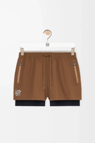 Funktionsshorts aus technischem Shell-Material in Toffee Funktionsshorts aus technischem Shell-Material in Toffee