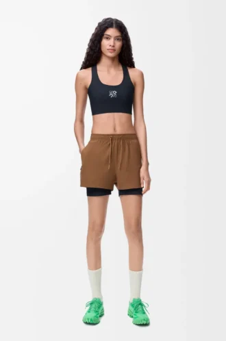 Funktionsshorts aus technischem Shell-Material in Toffee Funktionsshorts aus technischem Shell-Material in Toffee