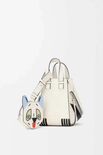 Futurist Cat kompakte Hammock-Tasche aus klassischem Kalbsleder in Soft White Futurist Cat kompakte Hammock-Tasche aus klassischem Kalbsleder in Soft White