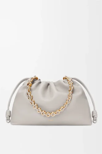 Große Flamenco-Handtasche aus weichem Nappalammleder in Shell Grey