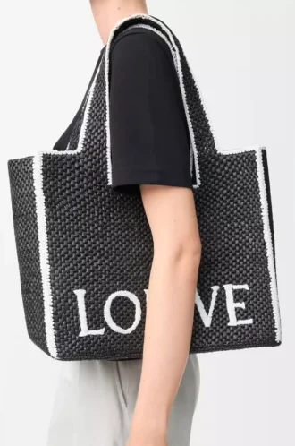 Große LOEWE Font Tote aus Raffia Schwarz