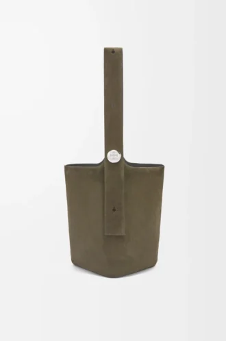 Große Pebble-Beuteltasche aus Wildkalbsleder in Dark Olive