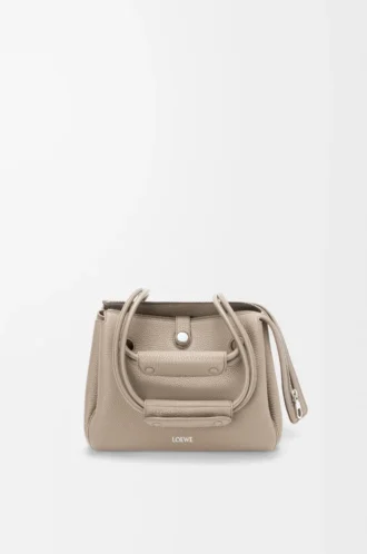 Kleine Madrid-Tasche aus geschmeidigem genarbtem Kalbsleder Clay