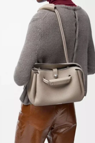 Kleine Madrid-Tasche aus geschmeidigem genarbtem Kalbsleder Clay
