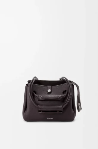 Kleine Madrid-Tasche aus geschmeidigem genarbtem Kalbsleder Dark Ebony