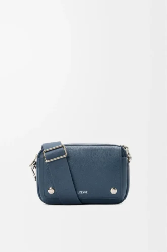 Kleine Pebble Messenger Bag aus geschmeidigem genarbtem Kalbsleder Indigo Dye