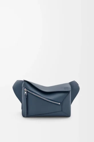 Kleine Puzzle Edge Gürteltasche aus klassischem Kalbsleder in Indigo Dye Kleine Puzzle Edge Gürteltasche aus klassischem Kalbsleder in Indigo Dye