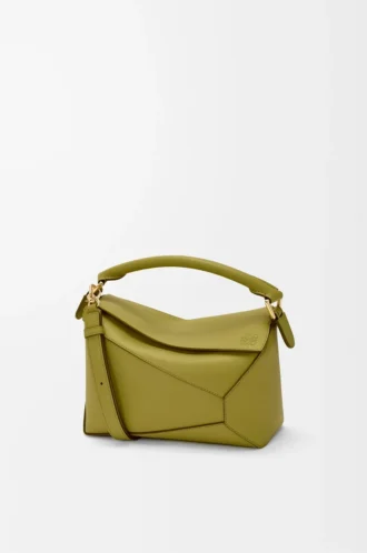 Kleine Puzzle Edge Tasche aus klassischem Kalbsleder in Light Moss