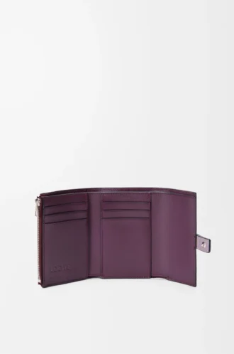 Kleine vertikale Geldbörse aus weichem genarbtem Kalbsleder in Dirty Mauve/Squirrel