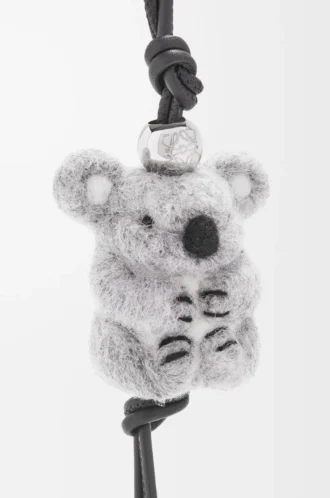 Koala-Anhänger aus Filz und Kalbsleder in Hellgrau/Schwarz