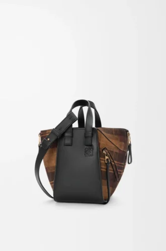 Kompakte Hammock-Tasche aus Wildleder und klassischem Kalbsleder Tan/Schwarz