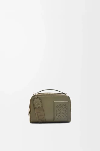 Mini-Umhängetasche für Kameras aus satiniertem Kalbsleder in Khaki Green Mini-Umhängetasche für Kameras aus satiniertem Kalbsleder in Khaki Green