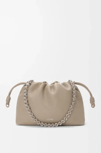 Mittlere Flamenco-Handtasche aus feinnarbigem Kalbsleder Clay