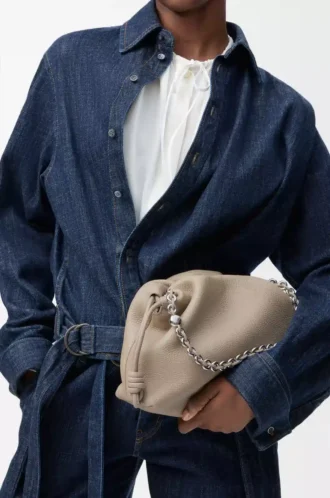 Mittlere Flamenco-Handtasche aus feinnarbigem Kalbsleder Clay
