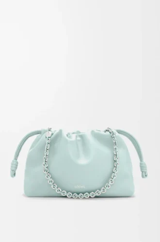 Mittlere Flamenco-Handtasche aus weichem Nappalammleder in Frozen