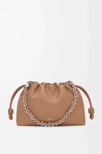 Mittlere Flamenco-Handtasche aus weichem Nappalammleder in Mokka