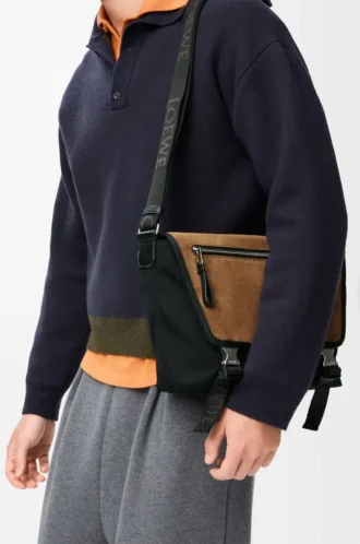 Mittlere Flex Messenger aus Canvas und Wildleder Schwarz/Dunkelgold