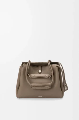 Mittlere Madrid-Tasche aus geschmeidigem genarbtem Kalbsleder Taupe