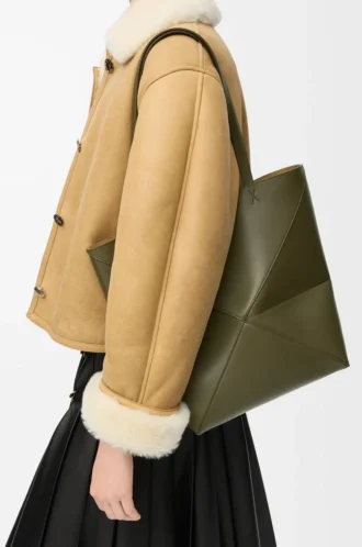 Mittlere Puzzle Fold-Tasche aus glänzendem Kalbsleder in Dark Khaki