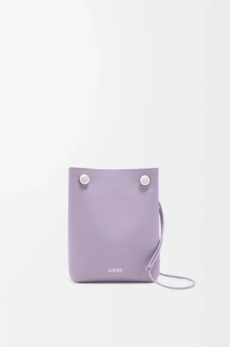 Pebble-Beutel aus glattem Kalbsleder in Dirty Mauve
