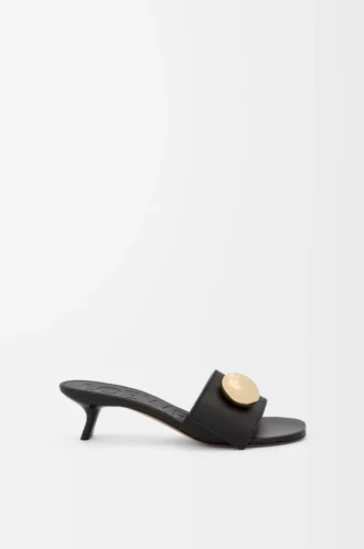 Pebble-Pantolette aus weichem Kalbsleder in Schwarz