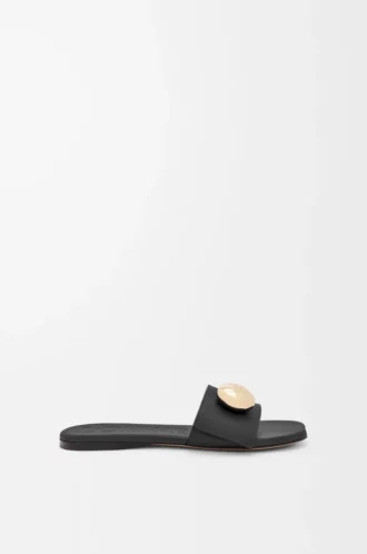 Pebble-Pantolette aus weichem Kalbsleder in Schwarz