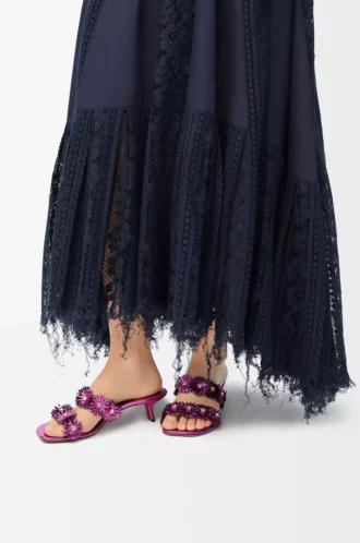 Petal Flower Sandale aus Kalbsleder und Kristallen in Fuchsia