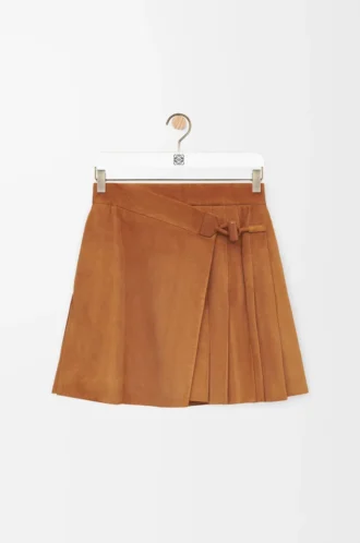 Plisseerock aus Wildlammleder in Toffee